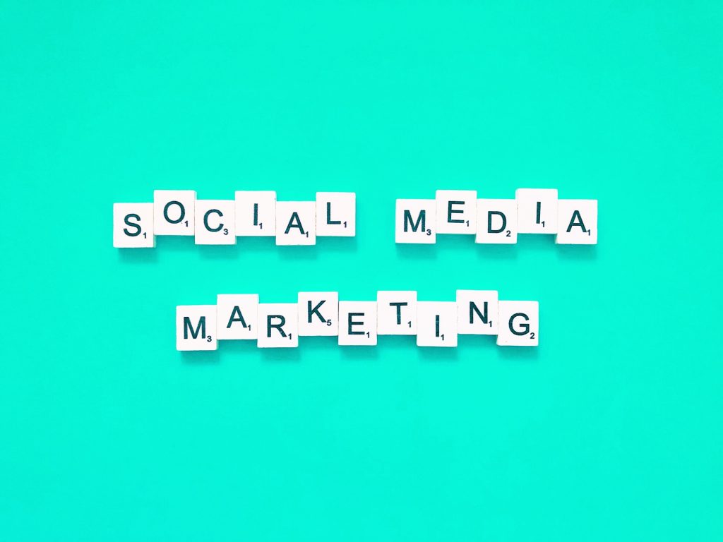 Comparison of SEO and Social Media Marketing 